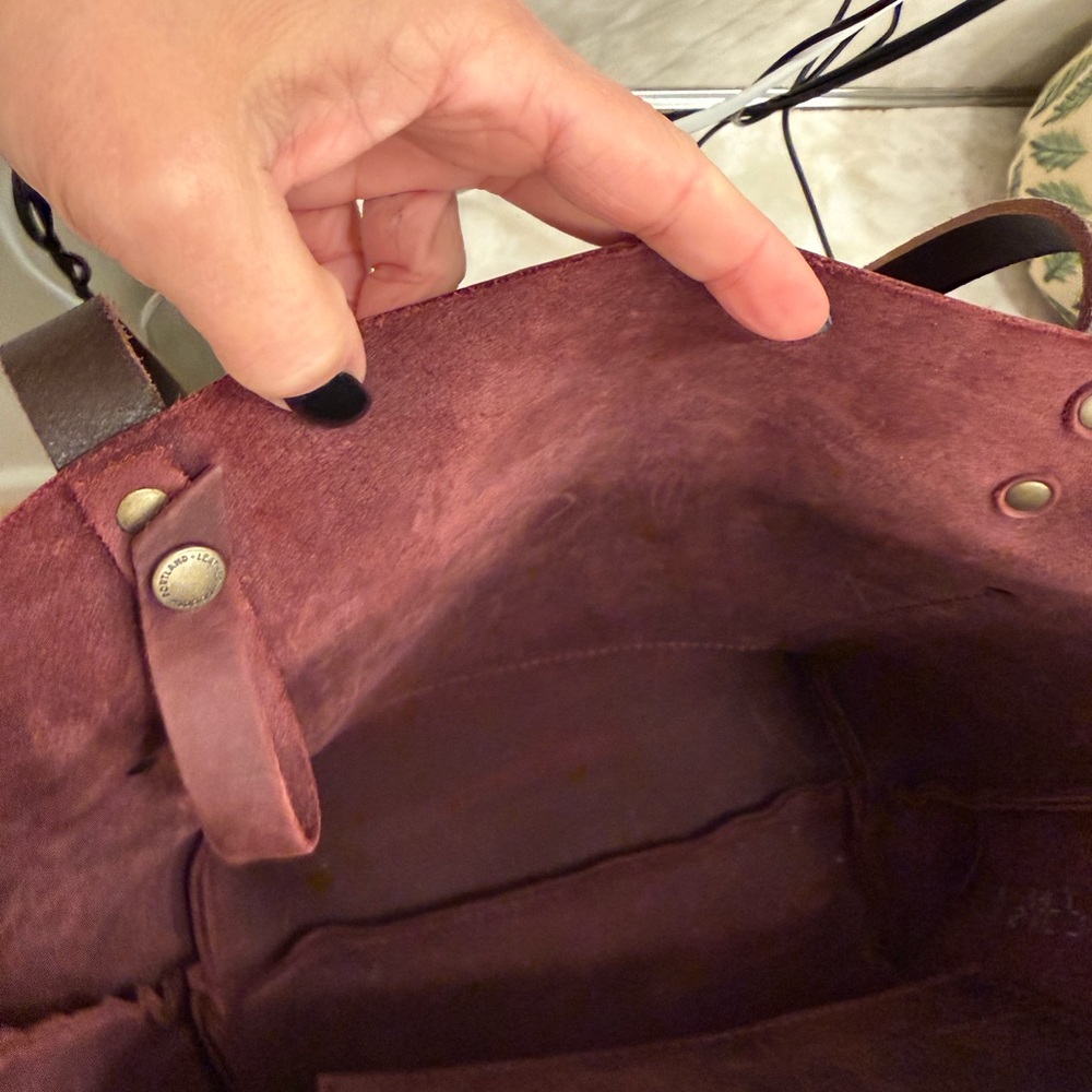 Stylish Burgundy Leather Tote Bag - Picture 5 of 5